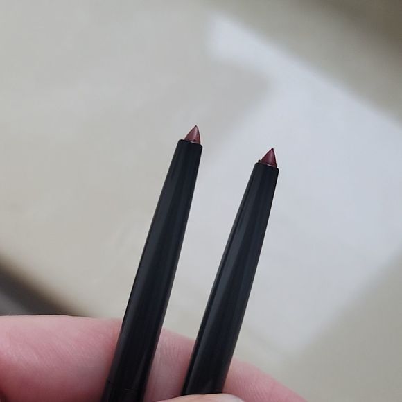 Realher Lip Liner Duo - I am Confident & Be Yourself Be Realher - Picture 7 of 11